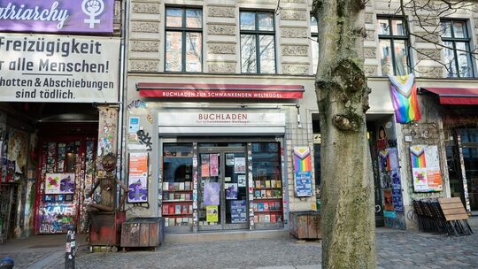 Buchhandlung "Zur schwankenden Weltkugel" in Berlin Buchhandlung "Zur schwankenden Weltkugel" in Berlin