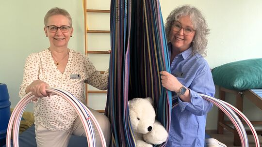 Seit 30 Jahren ein Team: die beiden Ergotherapeutinnen Renate Theis (links) und Sylvia Benkenstein. In ihrer Praxis hat sich sei