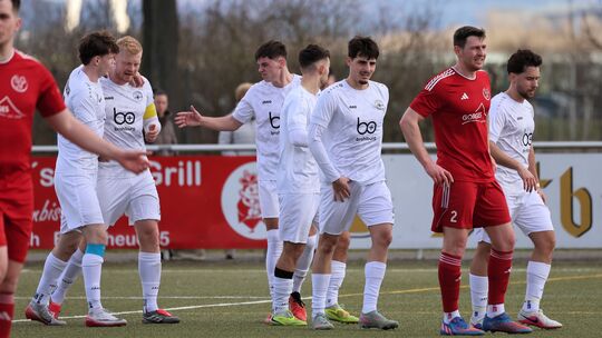 Das 3:3 in Andernach am Sonntag dürfte für lange Zeit die letzte Partie für Stephan Schuwerack (in Rot, Zweiter von rechts, hier