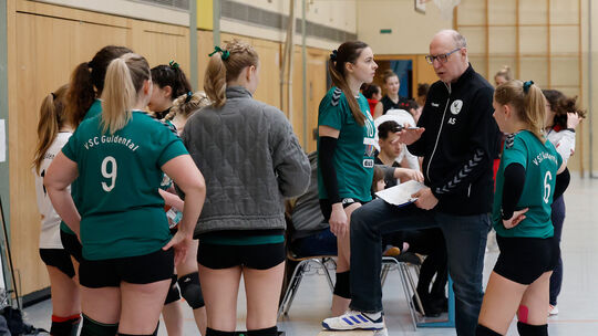 Co-Trainer Andreas Scherf (schwarzer Pullover) wird die Frauen des VSC Guldental auch im Saarland einstellen.