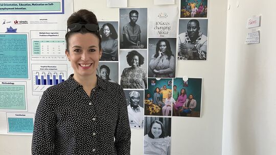 Lilla Grün ist wissenschaftliche Mitarbeiterin an der Uni Koblenz. Sie unterstützt Frauen aus Afrika auf dem Weg in die Selbsts
