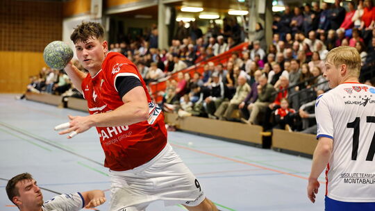 Wie beim 34:29 vor zwei Wochen gegen Mülheim-Urmitz trägt die HSG Kastellaun/Simmern um Torjäger Kilian Kötz (am Ball) auch am S