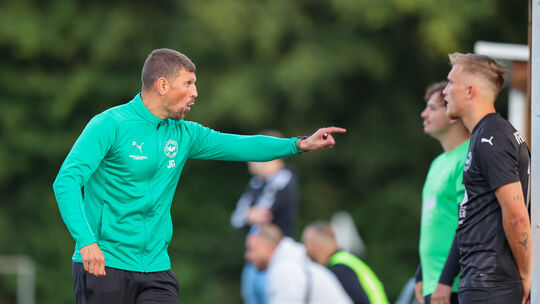 Jonas Gedratis ist ein engagierter Coach. Er könnte mit seinem VfR Baumholder II den Vorsprung an der Tabellenspitze ausbauen. I