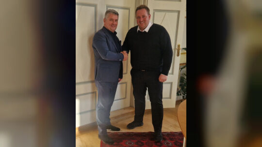 Der designierte neue Geschäftsführer der Messe Idar-Oberstein, Alexander Klein (rechts), mit dem Aufsichtsratsvorsitzenden, Land