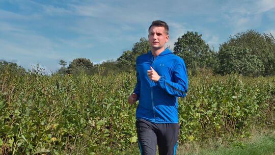 Sein Hobby ist das Laufen. Jens Münster weiß, dass er auch in der Politik zuweilen einen langen Atem braucht und das Ziel immer