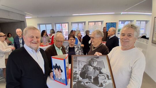 Wolfgang Keller und Helmut Schmid eröffneten die Ausstellung im Goldenen Engel.