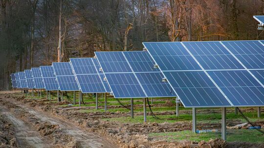 6642 Solarmodule werden derzeit für den dritten Bauabschnitt des Solarparks in Görgeshausen verbaut, der, wenn alles nach Plan l