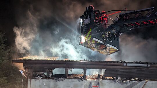 Das Haus in der Scheuerfelder Oststraße ist nach dem Brand unbewohnbar, so die Einschätzung der Feuerwehr.