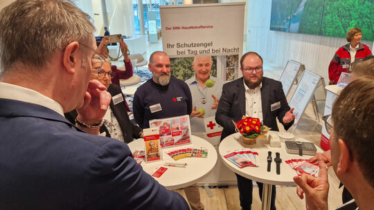 Der DRK-Markt der Möglichkeiten zeigte bei der Bezirksversammlung die ganze Bandbreite der Leistungsfähigkeit des Koblenzer DRK-