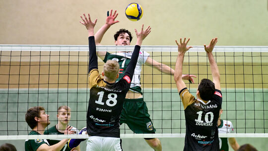Die Westerwald Volleys (hier Simon Trefflich im Angriff im Heimspiel gegen Botnang der Vorsaison) mussten sich am Netz gewaltig