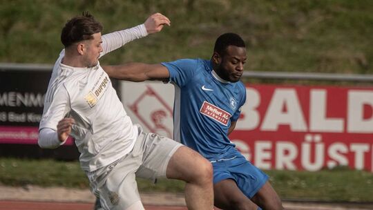 Trickreich, laufstark, engagiert: Levi Mukamba (rechts) war nach seiner Einwechslung für den verletzten Jamal Willrich ein Aktiv