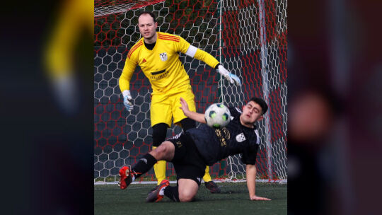 Verhinderte beim 0:5 in Rodenbach mit einigen Paraden noch Schlimmeres: Samy Keßler, der Torwart des SV Winterbach.