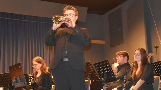 Für Gänsehaut-Momente sorgte unter anderem das Solo von Patrick Pinkel mit seinem Sopran-Saxophon.