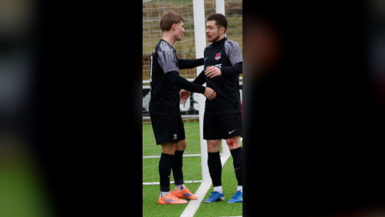 Starkes Doppel: Der Hüffelsheimer Johann Frisch (links) trifft in Pirmasens auf Vorlage von Nik Rosenbaum. Der Vorlagengeber mus