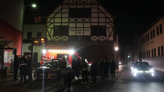 Lichtspektakel - Teile eines Meteoriten beschädigen Häuser