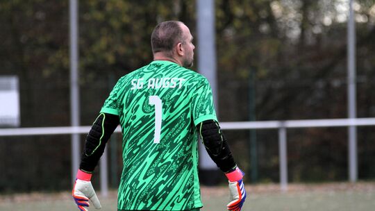 Musste dreimal hinter sich greifen, konnte sich aber auf die gute Moral seiner Vorderleute verlassen: Jens Bermel, Schlussmann d Musste dreimal hinter sich greifen, konnte sich aber auf die gute Moral seiner Vorderleute verlassen: Jens Bermel, Schlussmann d