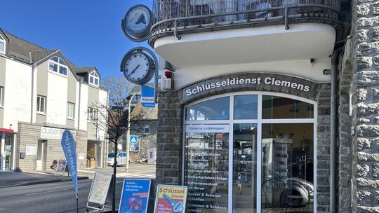 Das kleine Geschäft von Ludwig Clemens in der Wirgeser Bahnhofstraße. Das kleine Geschäft von Ludwig Clemens in der Wirgeser Bahnhofstraße.