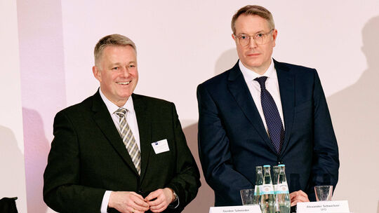 Alexander Schweizer (SPD, rechts) oder Gordon Schnieder (CDU): Wer hat am 22. März in Rheinland-Pfalz die Nase vorn? Rückenwind