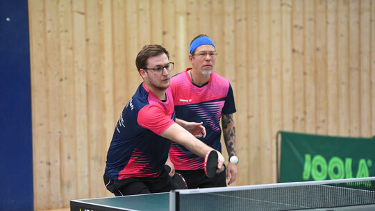 Philipp Wallroth und André Jelken setzten sIch in ihrem Doppel mit 11:9, 11:5 und 11:9 durch.