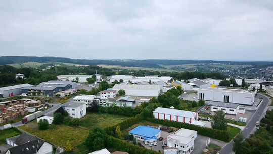 Eine größere Ansammlung von Gewerbebetrieben gibt es auch im "Urbacher Wald".
