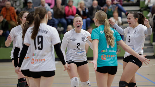 Allen Grund zum Jubeln haben die Volleyballerinnen des TV Vallendar: Der Klassenverbleib in der Regionalliga ist nach dem 3:0 in