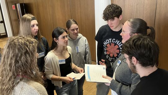 Die Gruppe, die die Interessen der anderen Entwicklungsländer vertritt, überlegt sich ihre ausgeklügelte Verhandlungsstrategie.