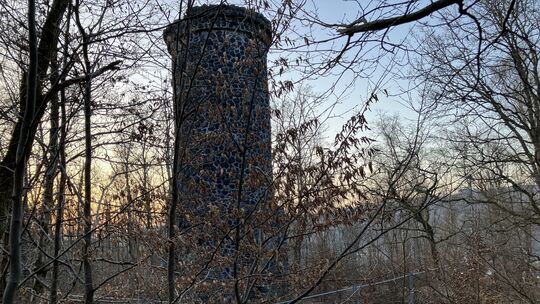 Das Herdorfer Kriegerdenkmal ist derzeit eingezäunt. Gibt es dort vielleicht bald wieder Feste wie in der Vergangenheit? Unsere