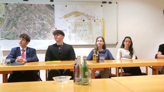 Die neu eingerichtete Jugendvertretung der Stadt Kaisersesch hat in ihrer Max Schick (links) zum Vorsitzenden gewählt.