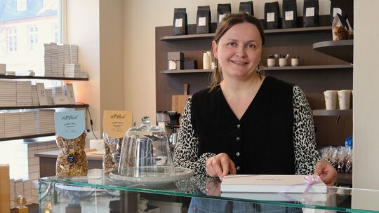 Für den Sommer hat sie weitere Pläne: Auf dem kleinen Platz zur Liebfrauenkirche wird sie an Tischen und Stühlen Kaffeespezialit