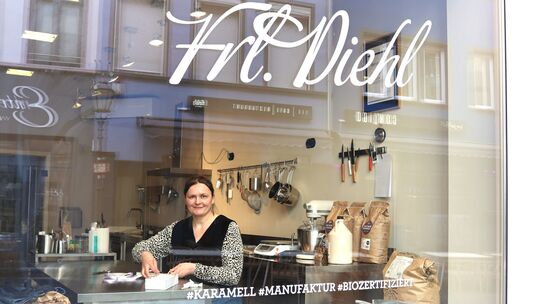 Seit Dezember ist Jenny Krause mit ihrer Karamellmanufaktur "Frl. Diehl" an der Liebfrauenkirche zu finden. Neu hier ist ihre gl