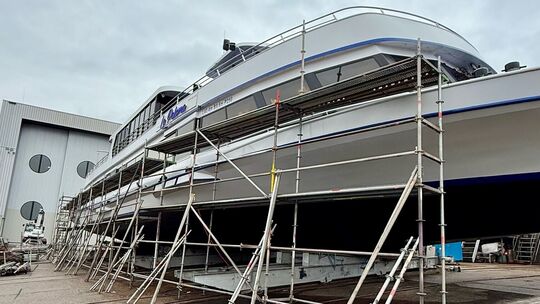 Neuer Anstrich, neuer Antrieb, neue Toiletten: Die La Paloma aus Koblenz wird aktuell einer Frischekur unterzogen.