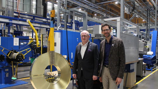 Geschäftsführer Hermann Meyer (links) mit dem Nassauer Stadtbürgermeister und SPD-Landtagsabgeordneten Manuel Liguori bei einem