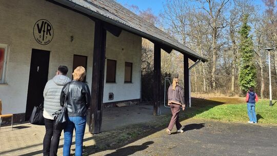 Der neue Vorstand des Tierschutzvereins Kirn besichtigte am Freitag das künftige Vereinsgelände „Auf dem Loh“.