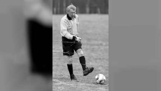 Hartmut Kunz war ein zuverlässiger Schiedsrichter, der sich auch nicht zu schade war, als „Chef auf dem Platz“ den Ball mal hole