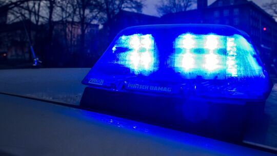 Symbolbild: Die Kriminalpolizei ermittelt, nachdem mehrere SB-Automaten in Kirchberg und Simmern in der Nacht zum Montag aufgebr