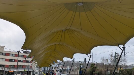Am Busbahnhof Betzdorf ereignete sich eine Gewalttat mitten am hellichten Tag.