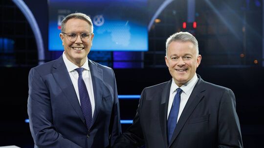 Im Fernseh-Duell des SWR traf SPD-Spitzenkandidat Alexander Schweitzer (links) auf CDU-Spitzenkandidat Gordon Schnieder.