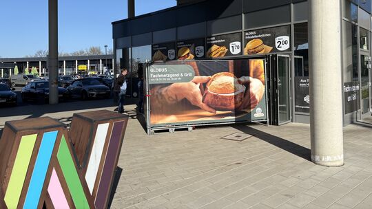 In den Westerwald-Arkaden in Höhr-Grenzhausen ist das beliebte Fleischkäsebrötchen vor allem in der Mittagszeit der Kassenschlag