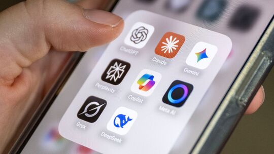 KI-Apps auf einem Smartphone