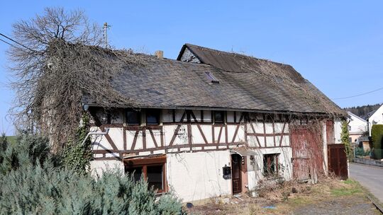 Die Gemeinde Rüscheid hat das Gebäude in der Unterdorfstraße gekauft und lässt es abreißen.