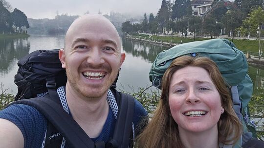 Es sollte eine schöne Auszeit in Vietnam werden, doch nun sitzen Vanessa Raab und Kevin Max Wirth dort fest.