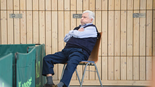 Da hilft nur tiefes Durchatmen: Das Lebenswerk Erwin Gabels, höherklassiges Tischtennis in Nassau, steht vor dem Aus.