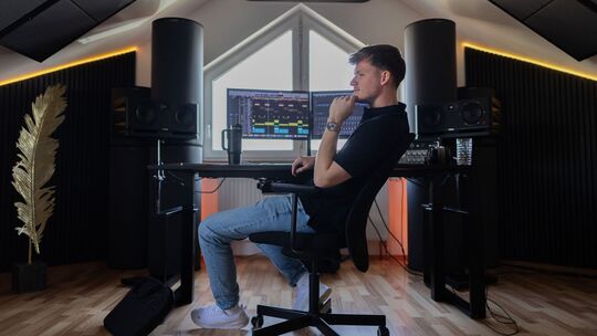Julian Sommer in seinem Tonstudio