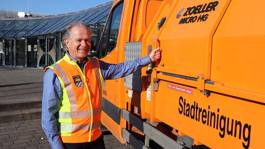 Stadtbürgermeister Andreas Nikolay freut sich, dass Bauhof und Bürger in Simmern so gut zusammenarbeiten. Besonders stolz ist er