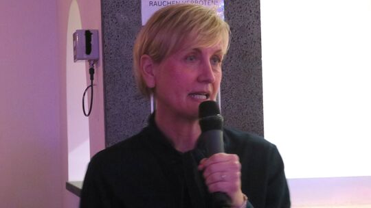 Die Stimmtrainerin Anne Weller hält bei der Frauenparty in Mayen einen Vortrag über die Wirkung der Stimme.