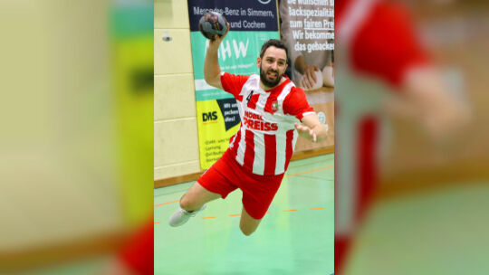 Max Wetstein, Spielertrainer der HSG Kastellaun/Simmern II, hat mit seinem Team drei Spieltage vor Schluss den Klassenverbleib a