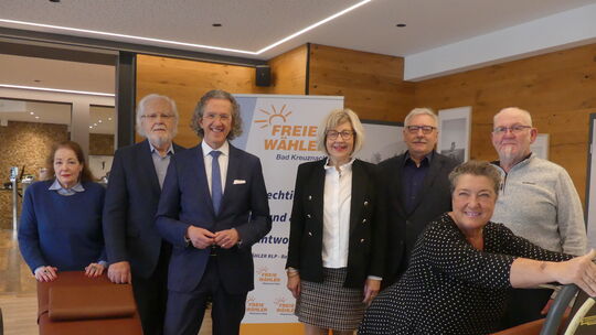 Auf ein gutes Abschneiden der Freien Wähler bei der Landtagswahl hoffen (von links) Karin Eitel-Hertmanni, Jürgen Eitel, Joachim