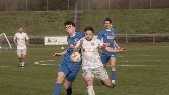 Stand erneut in der Startformation bei Eintracht Bad Kreuznach: Matti Rieß (links).