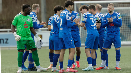 Der FC Germania Metternich konnte sich am Ende gegen Westum auch durch zwei Tore von Jeremy Heyer (ganz rechts) durchsetzen.
