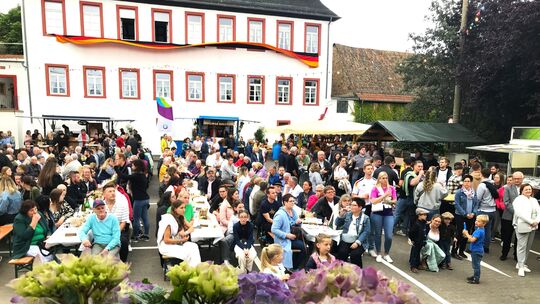 Das Weinfest der Verbandgemeinde Bad Kreuznach, hier 2024 in Neu-Bamberg, ist immer gut besucht und bei vielen Bürgern ein Fixpu